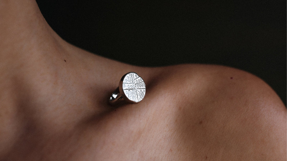 How to Pick Jewelry with Symbolic Meaning for Gifts