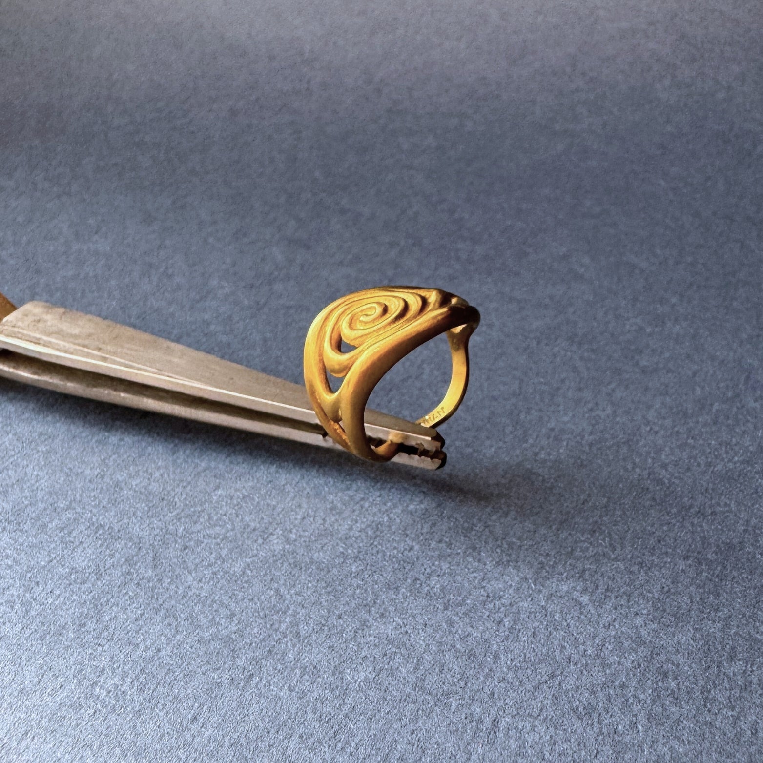 Sahakian Fantasia Ring Gold from front