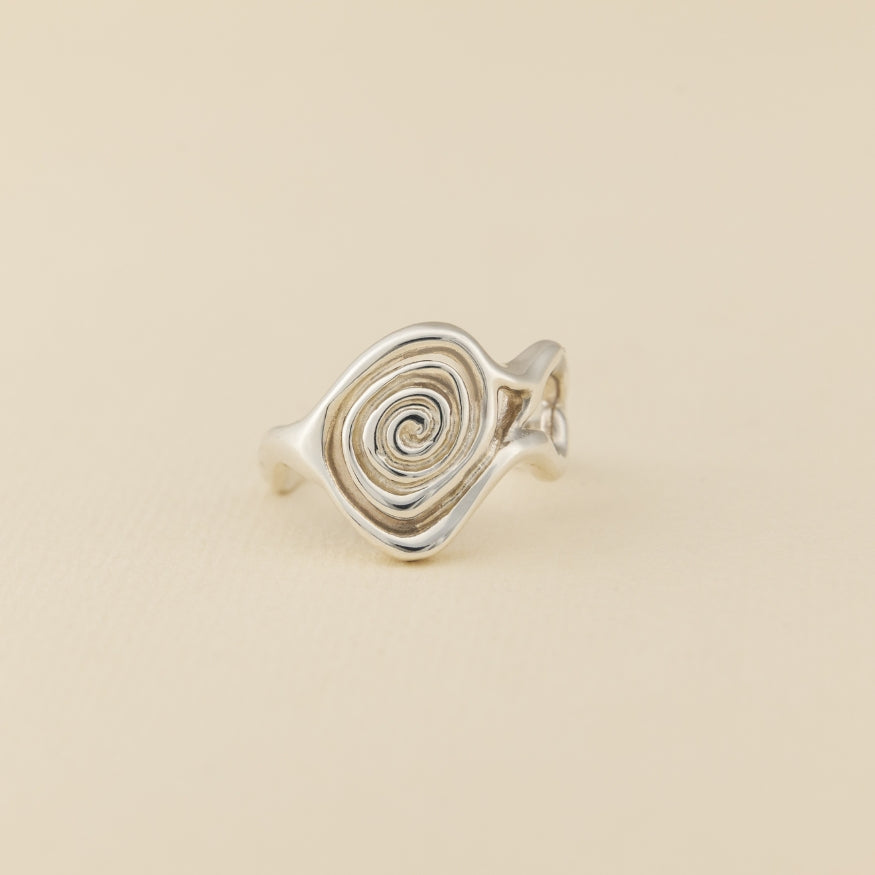 Titania ring medium silver