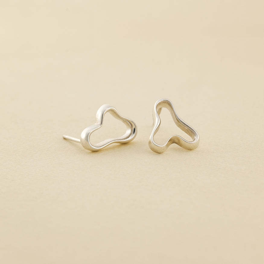 Dream studs petite silver