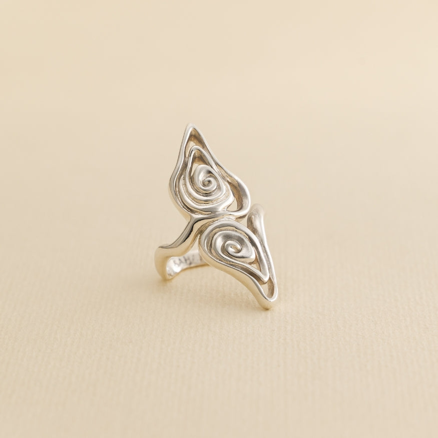 Isis ring silver