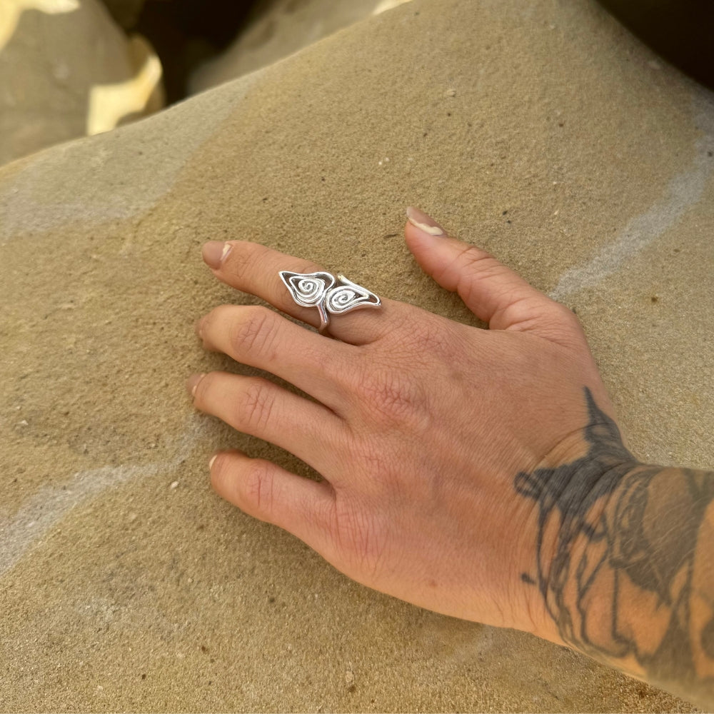 Isis Ring