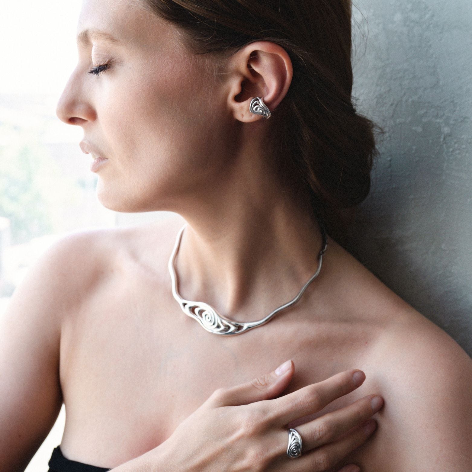 Sahakian Fantasia Ear Cuff and Collier in Silver